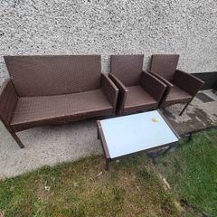 garden chairs and table no cushions
