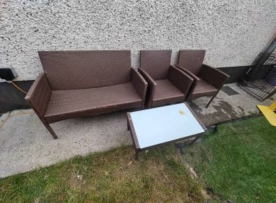 garden chairs and table no cushions