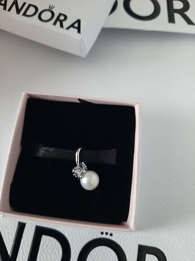 new genuine pandora sleeping angel and pearl charm