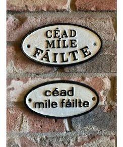 Cead Mile Failte  Oval  Small  HS48