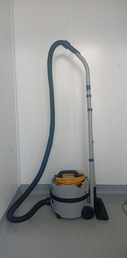 vacuum cleaner