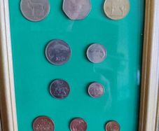 Ireland pre decimal coins in a 22cm x 19cm frame 10 Irish coins in total all types FREE STANDARD POSTAGE INCLUDED