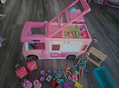 Barbie camper van