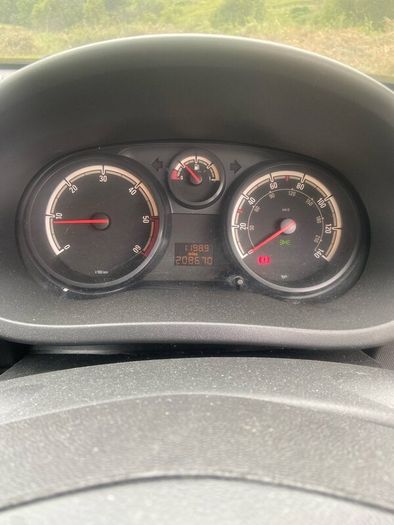 Vauxhall corsa 1.3 diesel (180 tax)