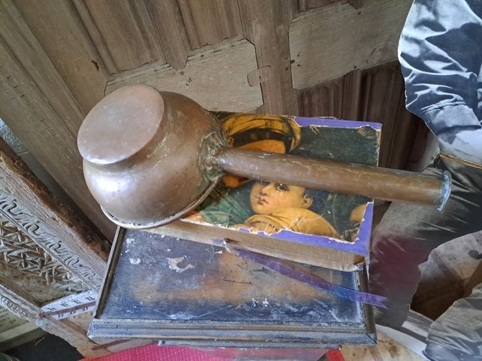 Vintage Bronze Melting Pot