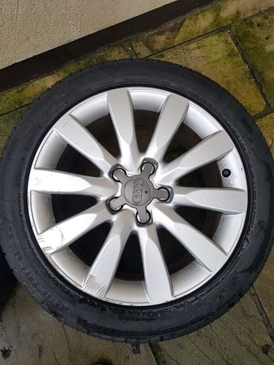 Audi 4 wheels alloyes with tyres. 245/45R17