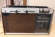 Vintage Portable Philips Radio