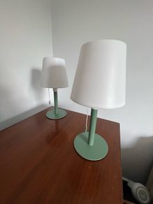2 solar lamps