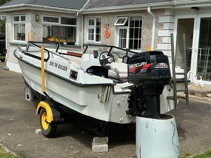 Stratos 600 Boat