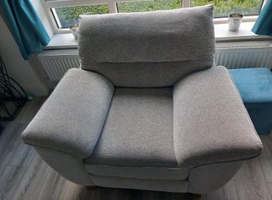 2,2,1 suite of furniture