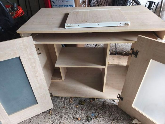 Free desk