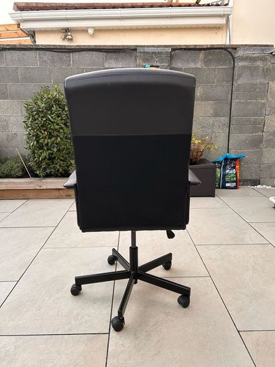 Black computer Chair