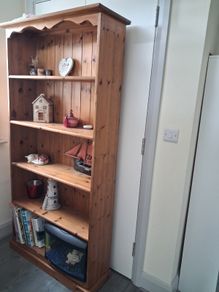 Bookcase/shelf unit