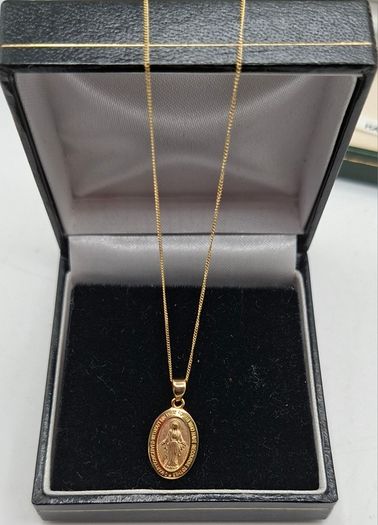 9ct Yellow Gold Miraculous Medal Pendant necklace