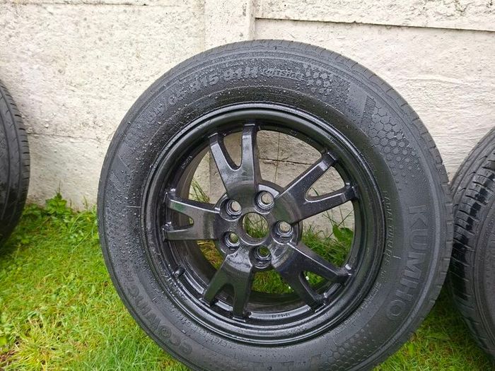 195/65/15 Kumho tyres & alloys