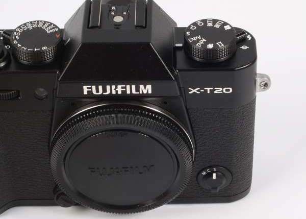 Fujifilm X-T20 Kit with Fujinon XC 15-45mm f/3.5-5.6 (Black or Silver) - Brand New)