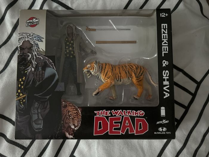 The Walking Dead Ezekial & Shiva 2 Pack