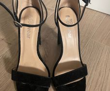 koi footwear size 4 brand new