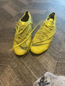 football size 8.5