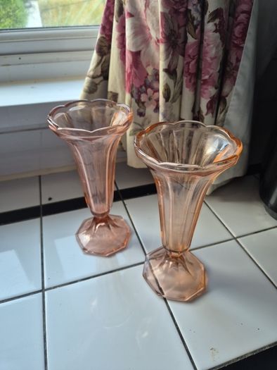 Pair of Art Deco Vintage 1930s Tulip vases