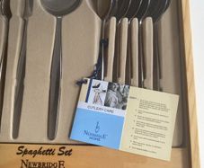 Newbridge  silverware Spaghetti set