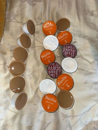 Nescafe Dolce Gusto Coffee Machine + 17 Pod Starter Bundle