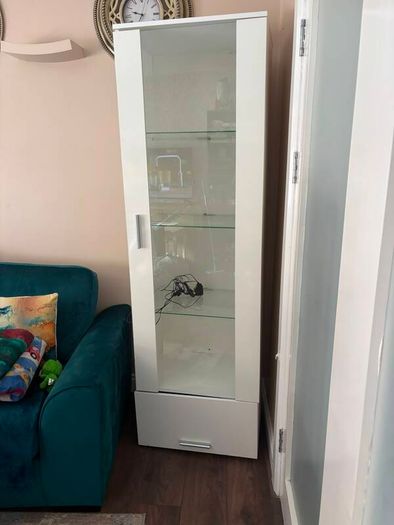 White display cabinet