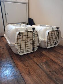 Cat/pet  carriers