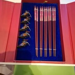 Chop sticks