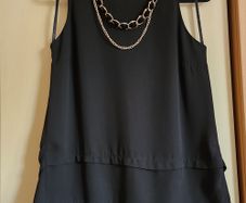 Black Top with removable metal chain