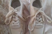 Four  pairs ladies shoes