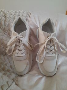 Four  pairs ladies shoes