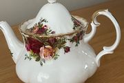Royal Albert Old Country Roses Small Tea Pot
