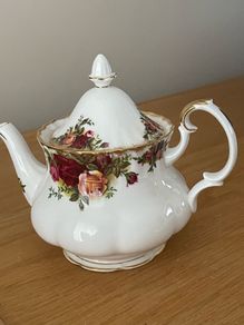 Royal Albert Old Country Roses Small Tea Pot