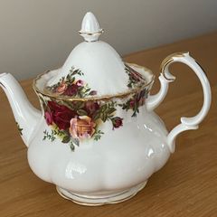 Royal Albert Old Country Roses Small Tea Pot