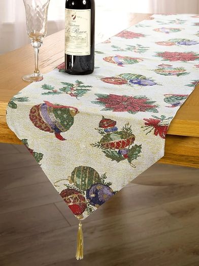Table Runner/Exquitely Designed Festive Tablewear