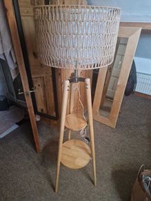 Floor lamp
