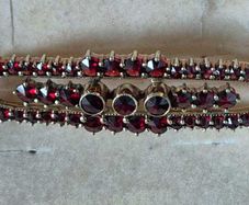 An  Amazing 14Ct Solid Gold Garnet Brooch, A heavy 7.2 grams