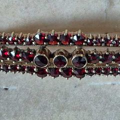 An  Amazing 14Ct Solid Gold Garnet Brooch, A heavy 7.2 grams