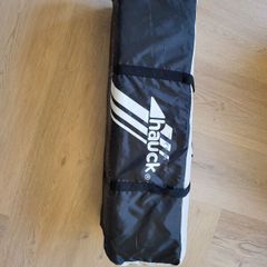 Hauck travel cot and play