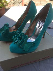 Beautiful Schuh green heels