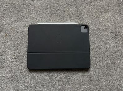 iPad Air 5th Gen 256GB WiFi + Apple Pencil 2 + Smart Keyboard Folio