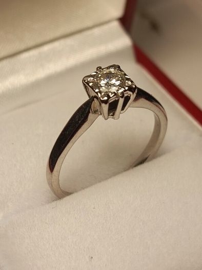 White Gold Natural Diamond Solitaire Engagement ring (Bargain Price)