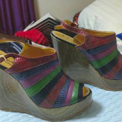 Ogetti by Carl Scarpa beautiful leather wedge heel shoes