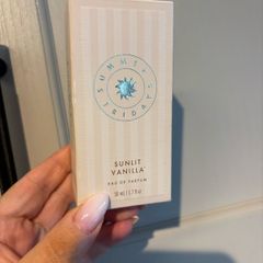 Summer Fridays Sunlit Vanilla