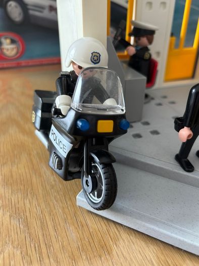 Play Mobil