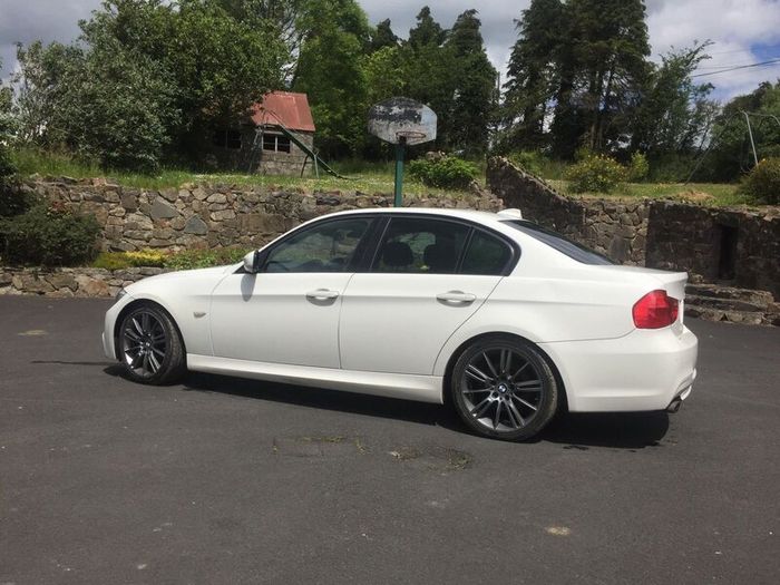 BMW 3-Series 2010