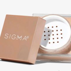 Sigma Beauty Soft Focus Setting Powder in buttermilk and vanilla bean