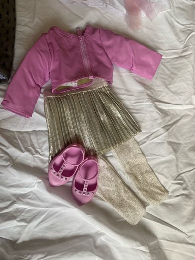 Our generation food truck, bathtub, picnic table, dolls, and clothes