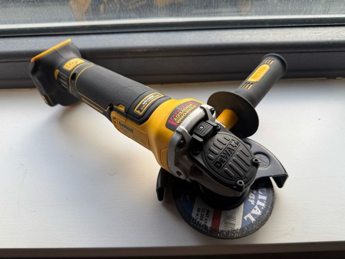DeWalt 18V XR Brushless Angle Grinder